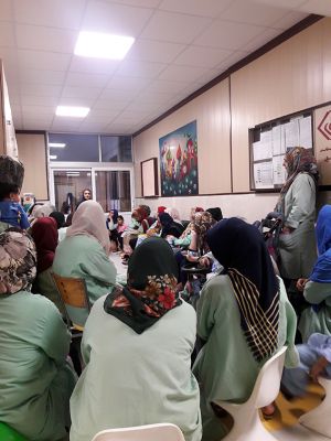 کلاس آموزشی توانمندسازی مادران پیرامون نیازهای آموزشی آنها در زمینه مراقبت از کودکان قلبی در مرکز قلب و عروق شهید رجایی: عکس شماره 3 / 9
